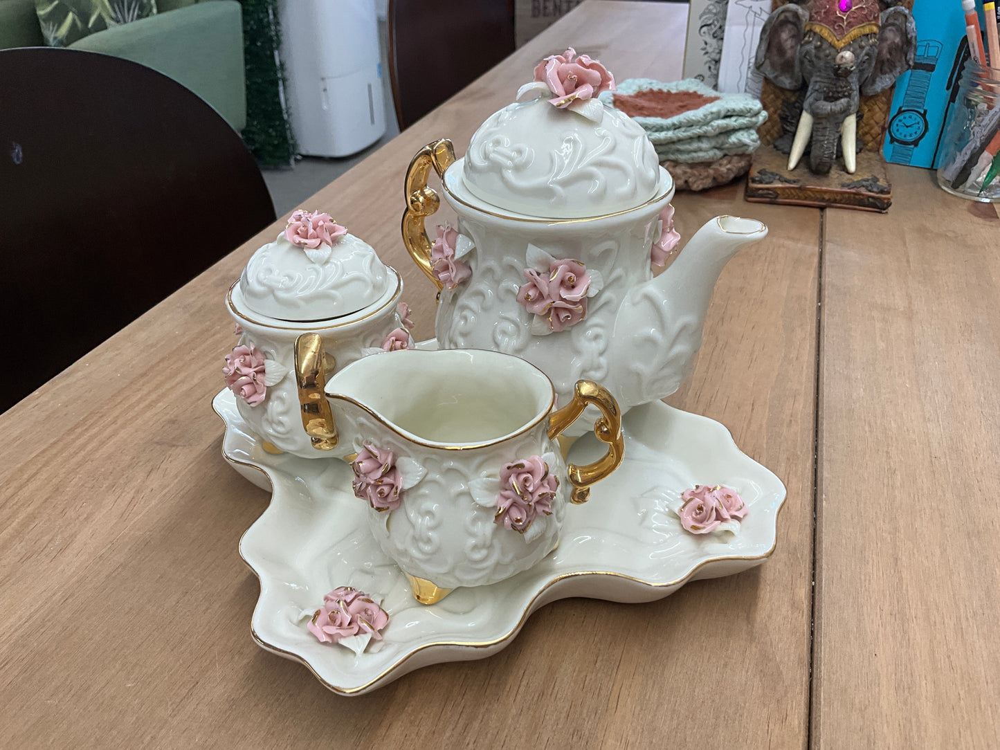 Porcelain Tea pot Set