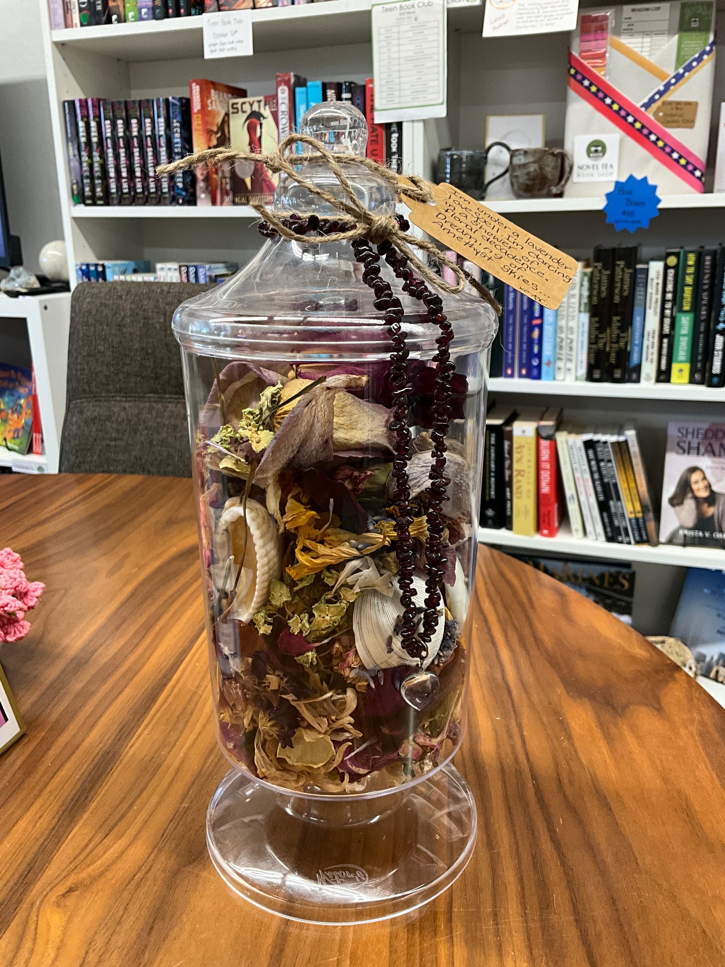 Potpourri jar with poem and heart necklace.