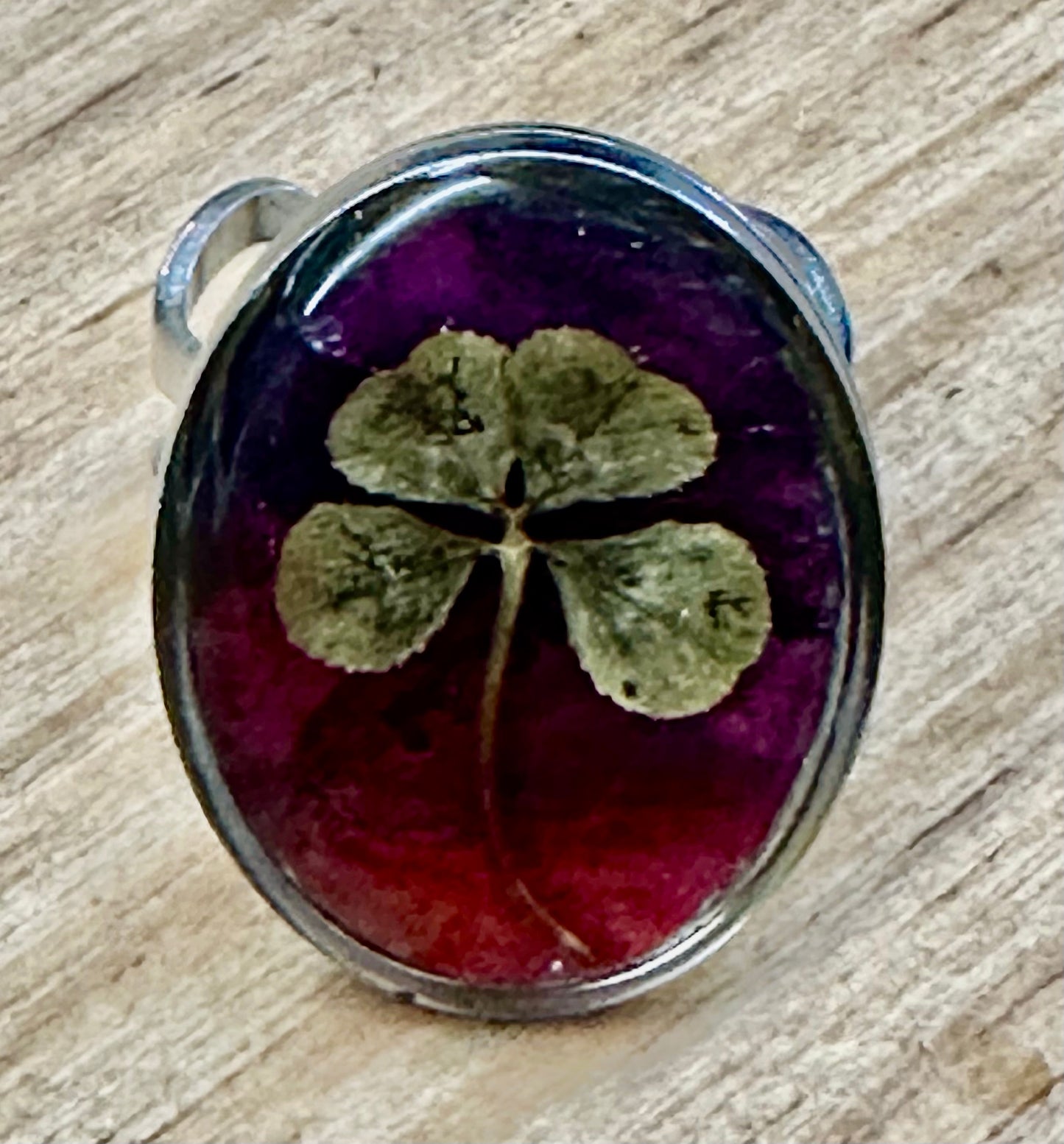 Four leaf clover ring