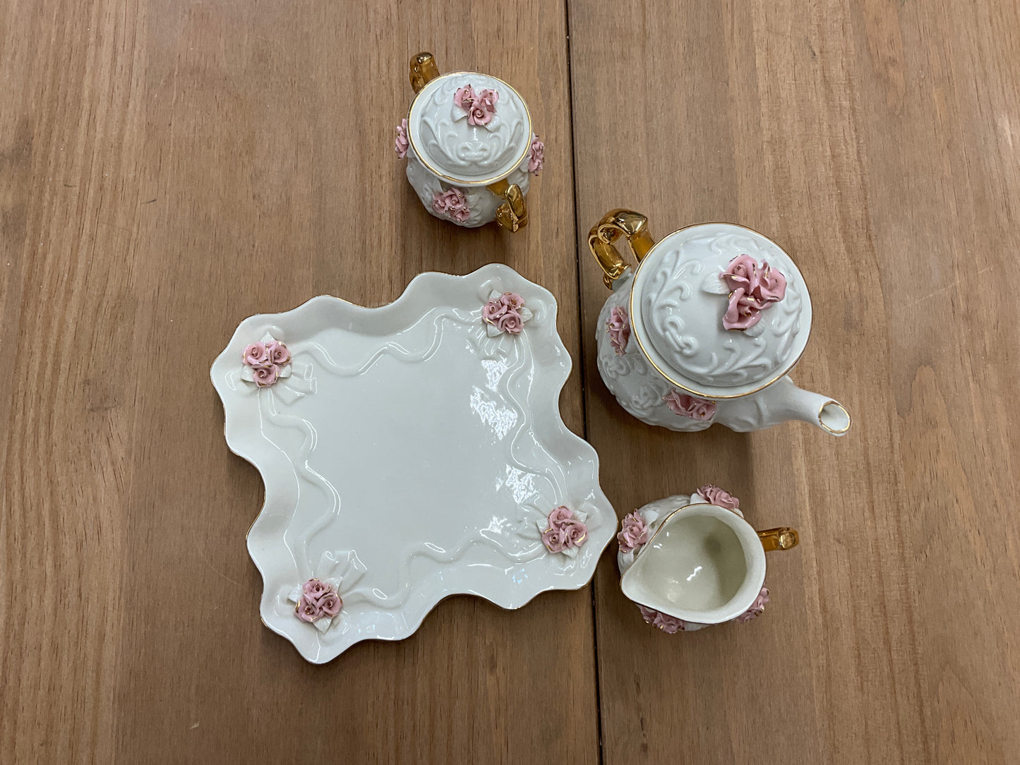 Porcelain Tea pot Set