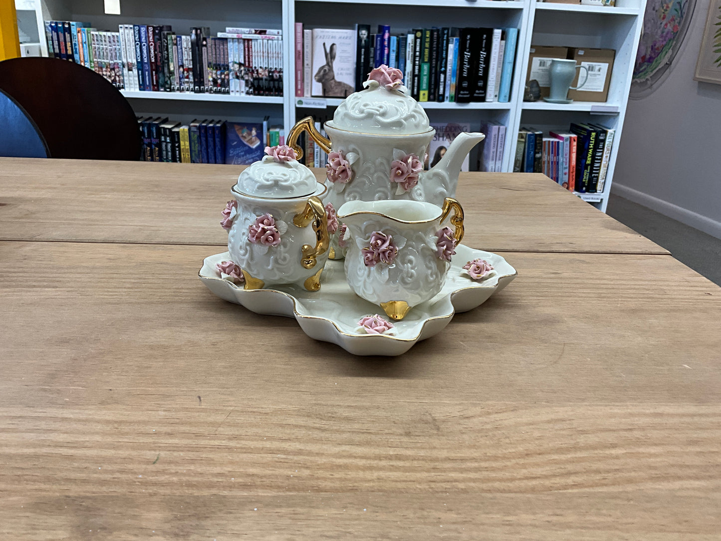 Porcelain Tea pot Set