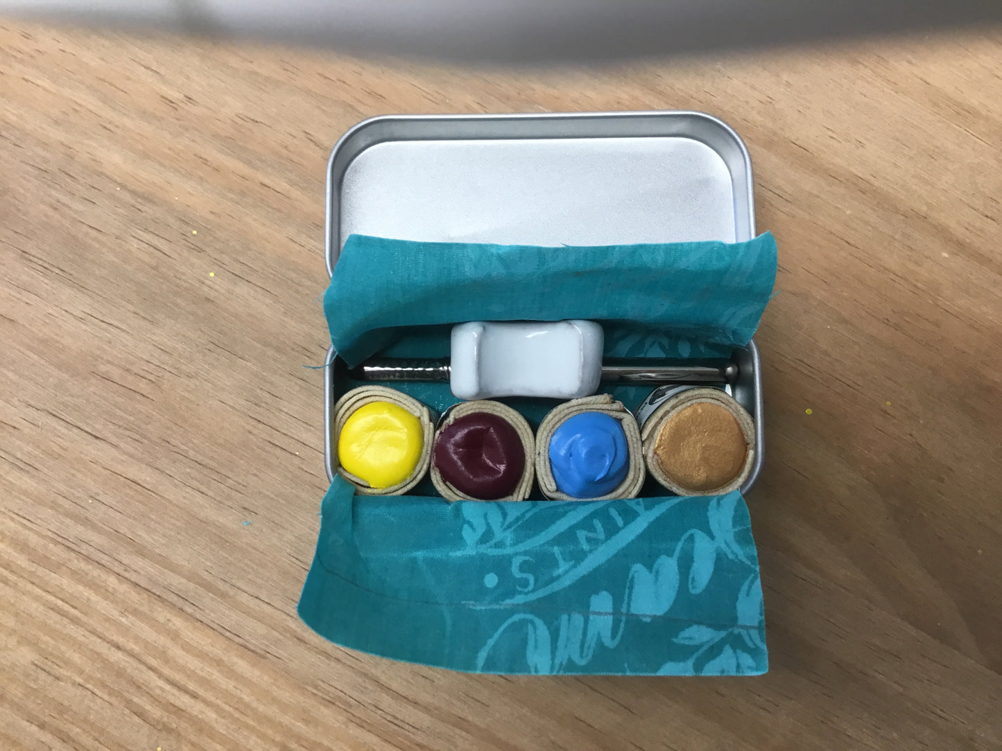 Beam Paint travel tin set.