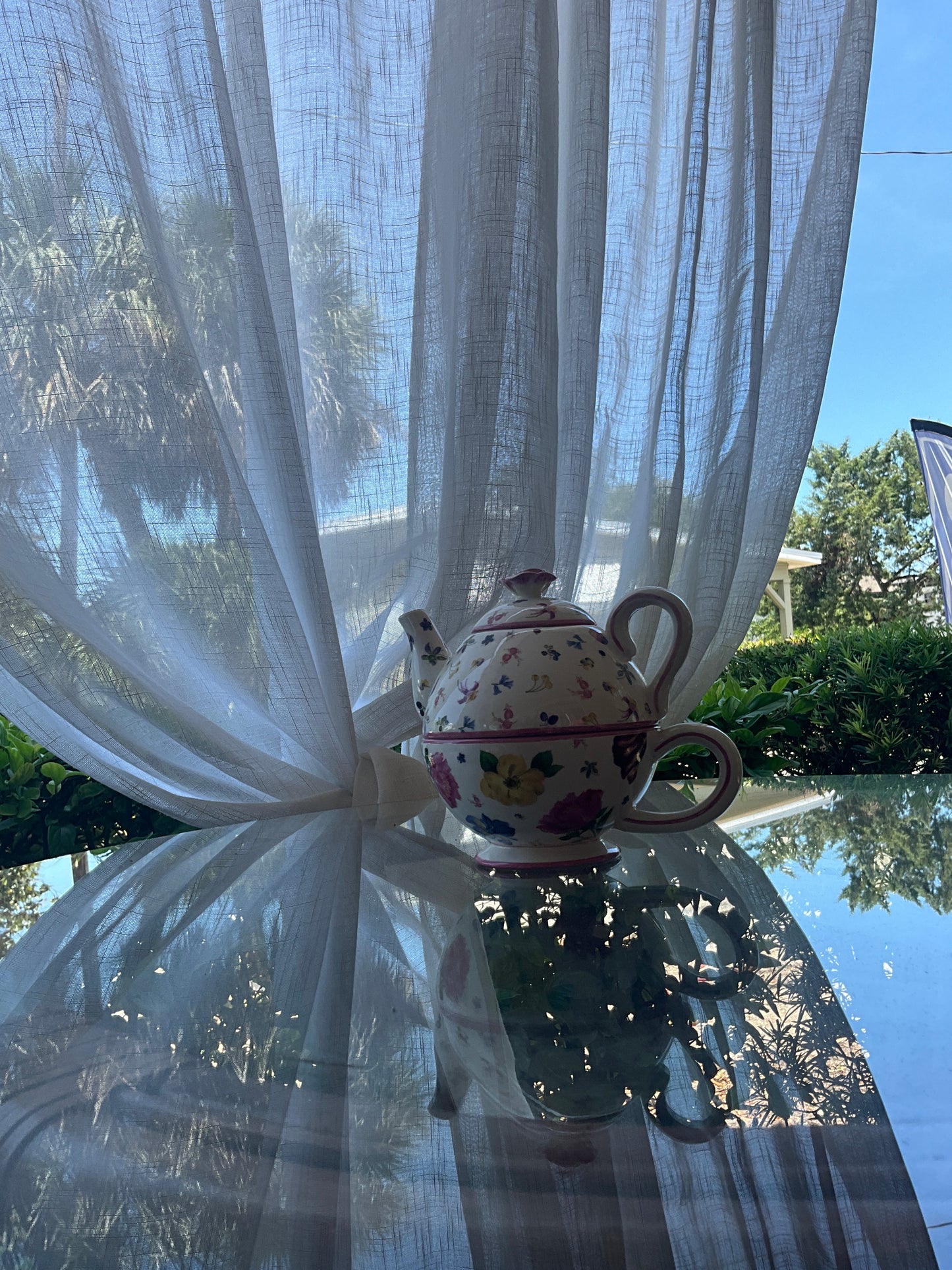 Tea for one by harry and David